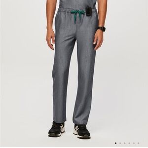 Figs Men’s Pisco Basic Scrub Pants in Graphite Sz M